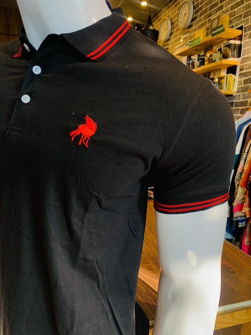 Polo T-shirt in Black